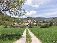 Barret sur Méouge - Hautes Alpes  Début mai 2022 - Le centre du village le long de la D 942
