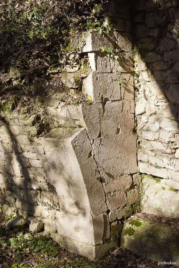 carluc-41-2.jpg - Départ de la voûte de la partie basse côté Nord