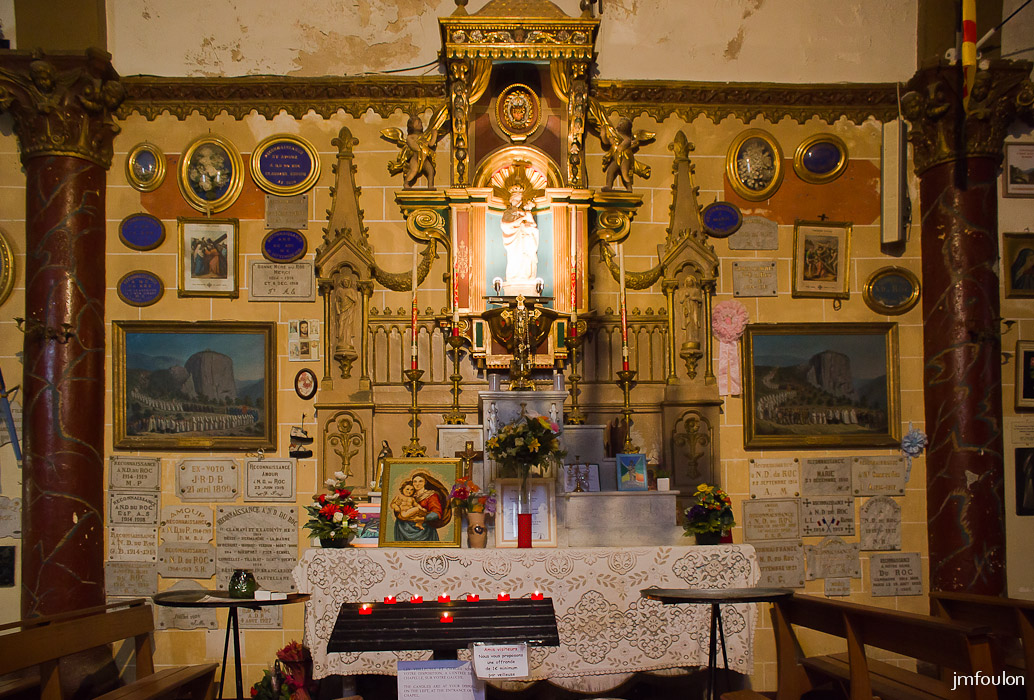 castellane-nd-roc-051.jpg - Notre Dame du Roc - Vue de l'intérieur