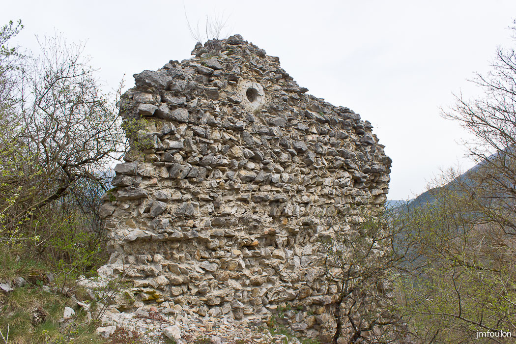 castellane-nd-roc-075.jpg - Mur Ouest de la chapelle  Saint André