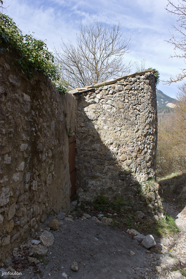 castellane-021.jpg - Castellane - Vestiges du rempart Nord