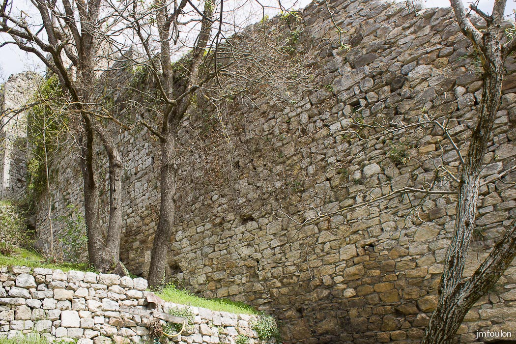 castellane-053.jpg - Castellane - Vestiges du rempart Est