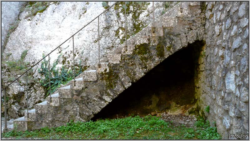 cita-156web.jpg - Escalier d'accès au Grand Retranchement