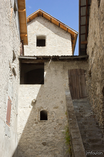 colmars-047.jpg - Colmars-les-Alpes - Accès au chemin de ronde rue Saint Martin.