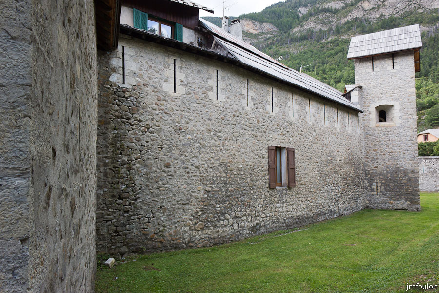 colmars-124.jpg - Colmars-les-Alpes - Les fortifications entre la porte de Savoie et celle des Glacis.
