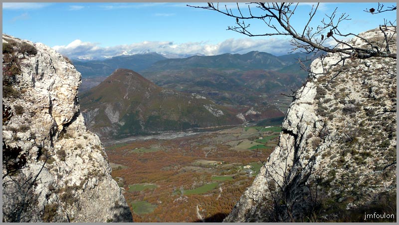 gache-10web.jpg - Vallée du Sasse et montagne de Hongrie.