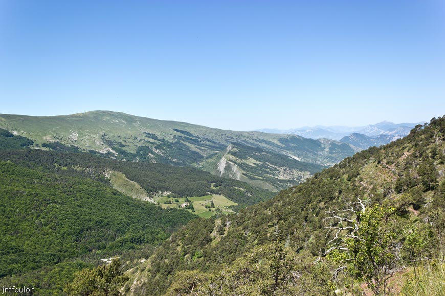 esparron-monges-085web.jpg - Vue vers le Nord