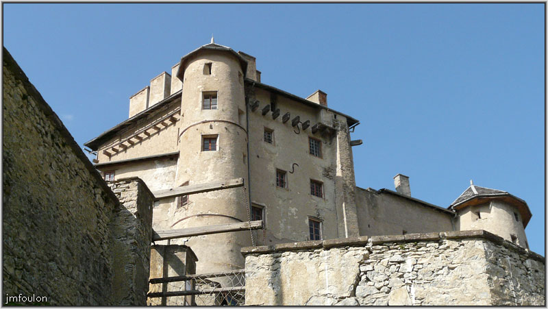 fort-queyras-19web.jpg - Fort Queyras - Le pont-levis et le donjon (façades Est et Nord)