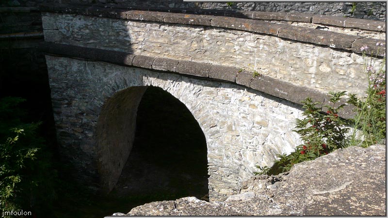 fort-queyras-35web.jpg - Fort Queyras - Demi-Lune. Vue sur une des deux arches à l'Est