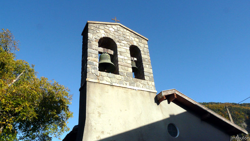 astoin-07web.jpg - Eglise Sainte Anne - Le clocher-mur et ses deux cloches
