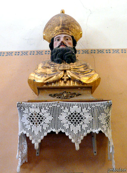 clamensane-eglise-14web.jpg - Buste reliquaire de St Martin (XVIIIe) réalisé en bois sculté doré et peint (hauteur 0,80 m)
