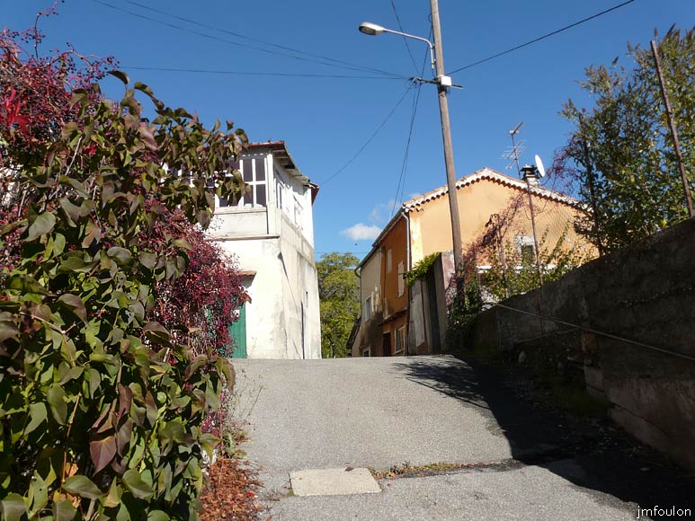 clamensane-30web.jpg - Continuons notre assencion du village