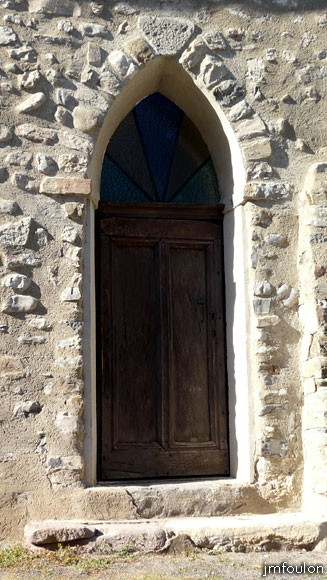 gigors-06web.jpg - Eglise Saint-Laurent - Porte sur la façade Sud