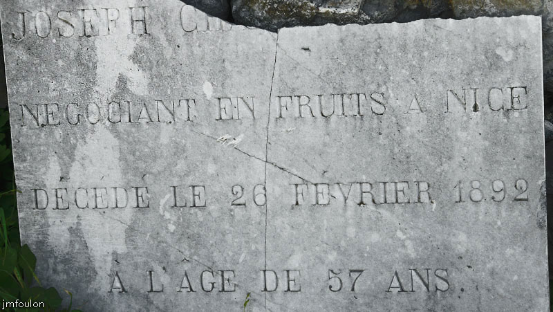 la-motte-cimetiere-15web.jpg - Joseph Ch ... (?) Négociant en fruits à Nice. Décédé le 26 fevrier 1892 à l'age de 57 ans