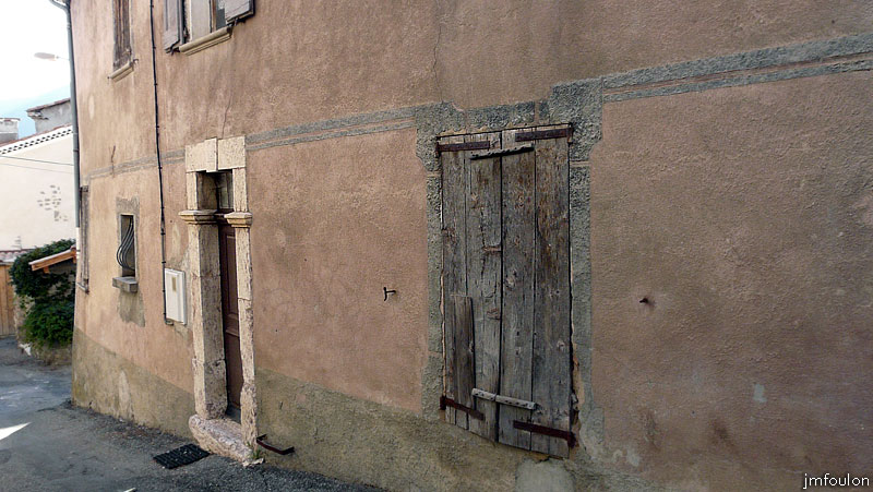 turriers-40web.jpg - Vieille façade