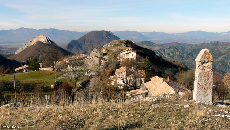 valavoire-56web.jpg - Vue sur Valavoire depuis l'oratoire