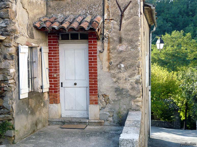 vaumeilh-57web.jpg - Détail de l'entrée