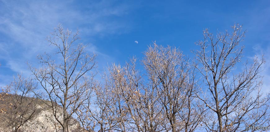 melve-croix-53.jpg - La Lune en plein jour. J'adore !