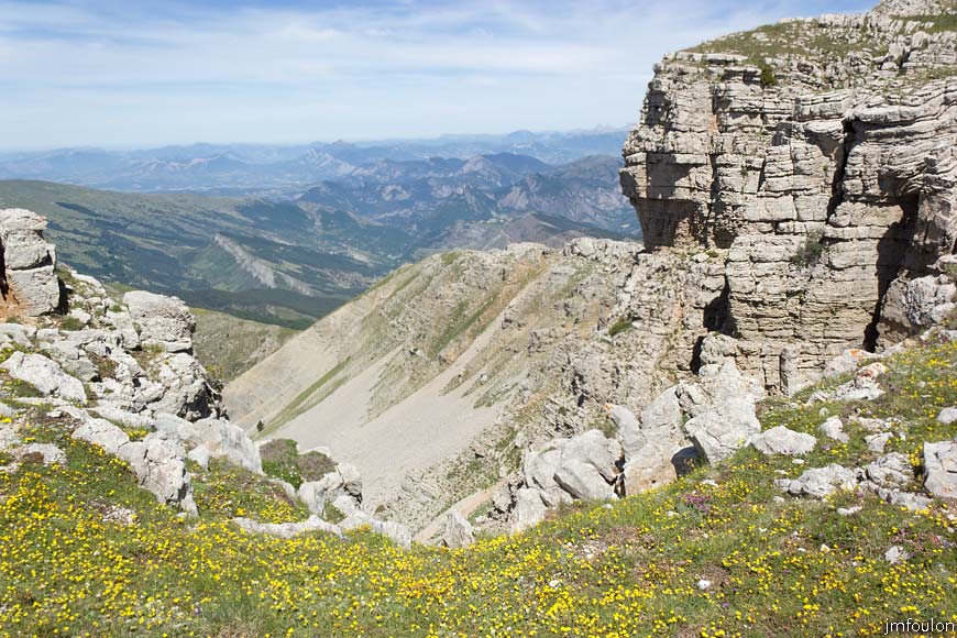 les_monges-063web.jpg - L'adret de la Crête du Raus depuis les Monges