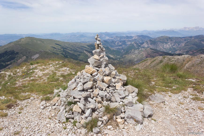 les_monges-071web.jpg - Le Caïrn au sommet des Monges