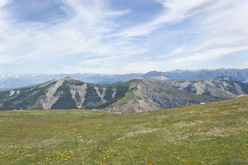 les_monges-072web.jpg - Au 1er plan de droite à gauche:  la Laupie ou le Tourtereau (2025 m) Clot Ginous ou les Cimetes (2112 m) et l'Oratoire (2072 m) depuis les Monges