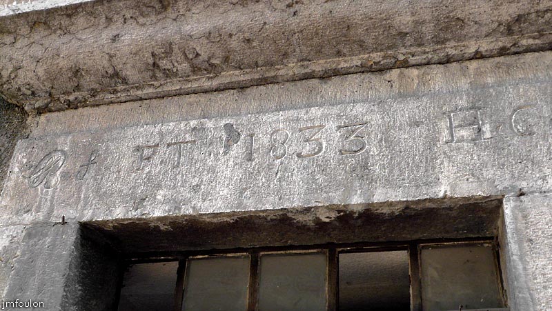 la-motte-41web.jpg - Autre linteau gravé rue Sainte Catherine - bf  F.T 1833 HC