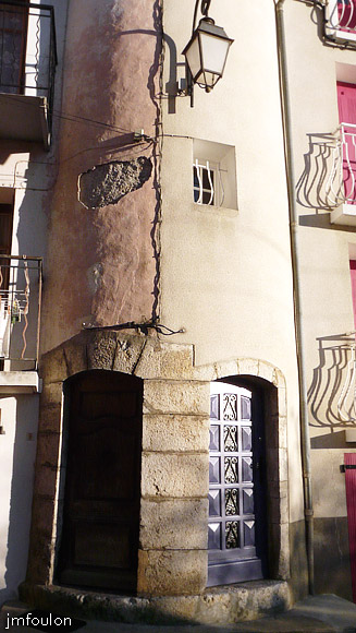 la-motte-45web.jpg - Tourelle d'escalier à deux portes rue Casse Cul