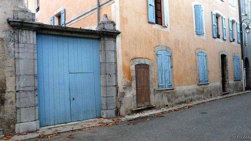 la-motte-46web.jpg - Château des comtes d'Hugues rue Sainte Catherine