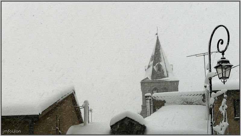 sisteron-neige-8-1-2010_17w.jpg - Zoom sur le clocher de Notre Dame des Pommiers
