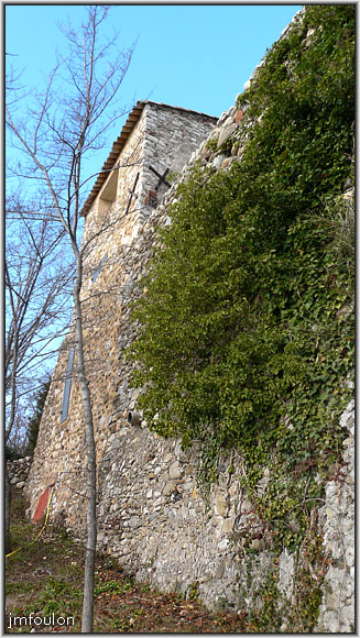 peipin-chateau-17web.jpg - Vestiges du château - Rempart  ouest