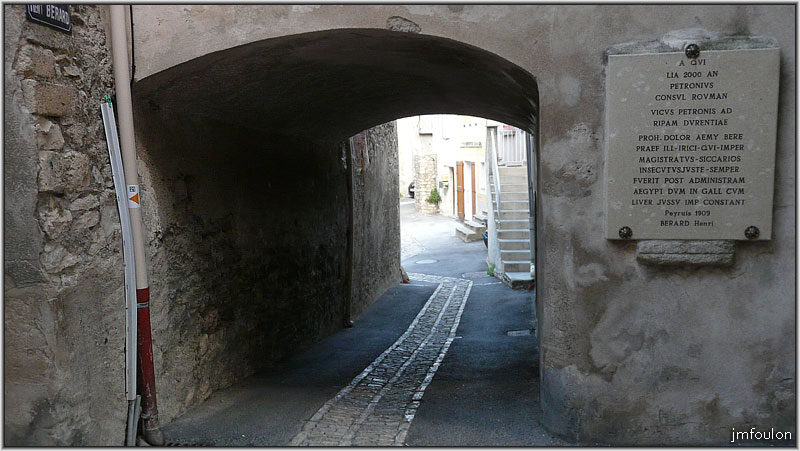 peyruis-47web.jpg - Passage couvert