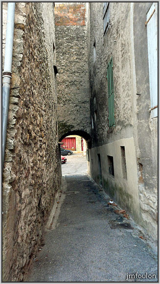 peyruis-48web.jpg - Autre passage couvert