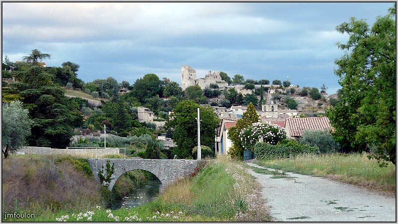 peyruis-68web.jpg - Canal de Provence et vue sur Peyruis et son château