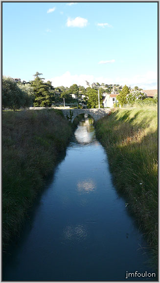 peyruis-69web.jpg - Canal de Provence au niveau de St Roch