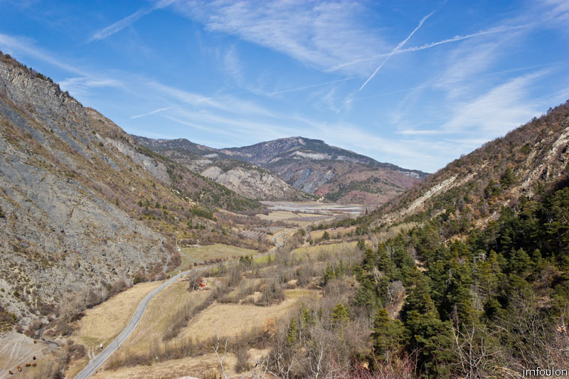 ravin-piche-38web.jpg - Vue sur le nord du Grand Vallon depuis la butte castrale