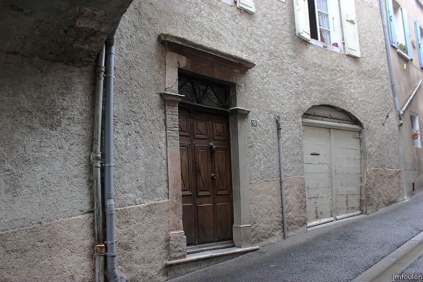 remollon-50web.jpg - Remollon la Bourgade -  Rue du Général Colomb -  Autre porte monumentale à double battant (non daté)