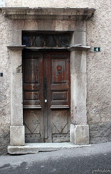 remollon-52web.jpg - Remollon la Bourgade -  Rue du Général Colomb -  Autre porte monumentale à double battant (non daté)