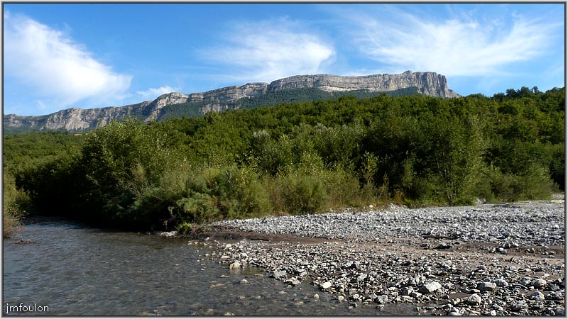 sasse-31web.jpg - Le Sasse et la majestueuse montagne de Gache