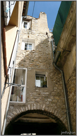 rue-gd-couvert-14web.jpg - Rue du Grand Couvert - La bâtisse au dessus du premier couvert