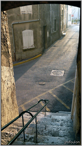 rue-jalet-18web.jpg - Passage couvert permettant de descendre de la rue de Provence à la rue du Jalet (autre vue)