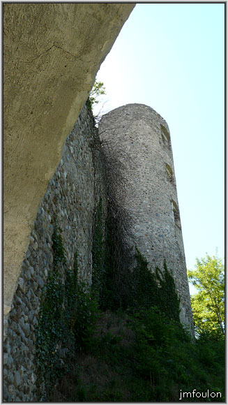 tallard-chateau-35web.jpg - Nous sortons maintenant pour  visiter les parties les plus anciennes du château