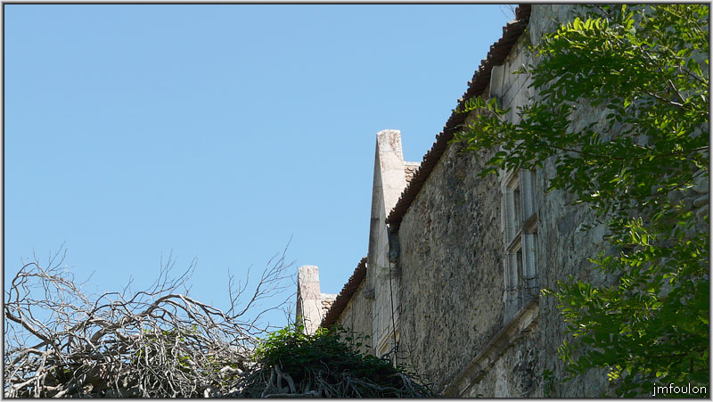 tallard-chateau-56web.jpg - Vue sur la partie haute de l'aile des gardes, de style renaissance