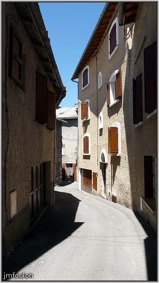 tallard-64web.jpg - Rue Porte Molines - Cette rue est la continuité de la rue de la Chapelle vue précedemment