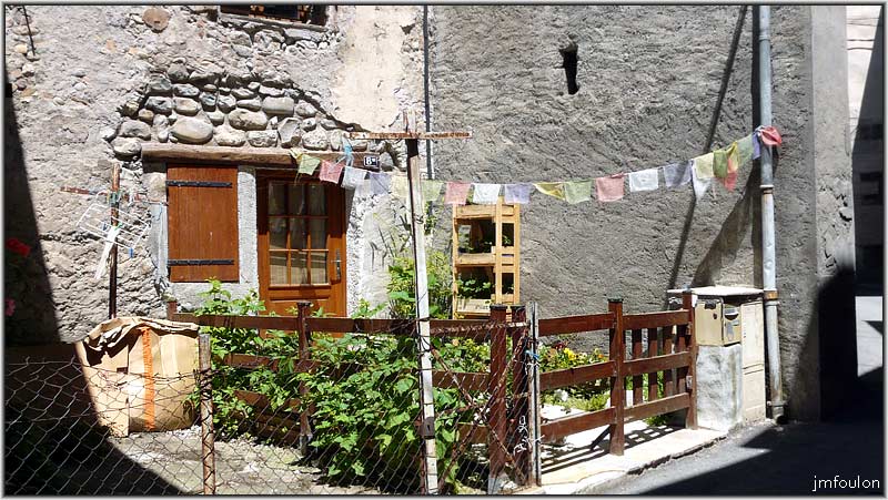 tallard-67web.jpg - Rue Porte Molines - Vive le Tibet libre !