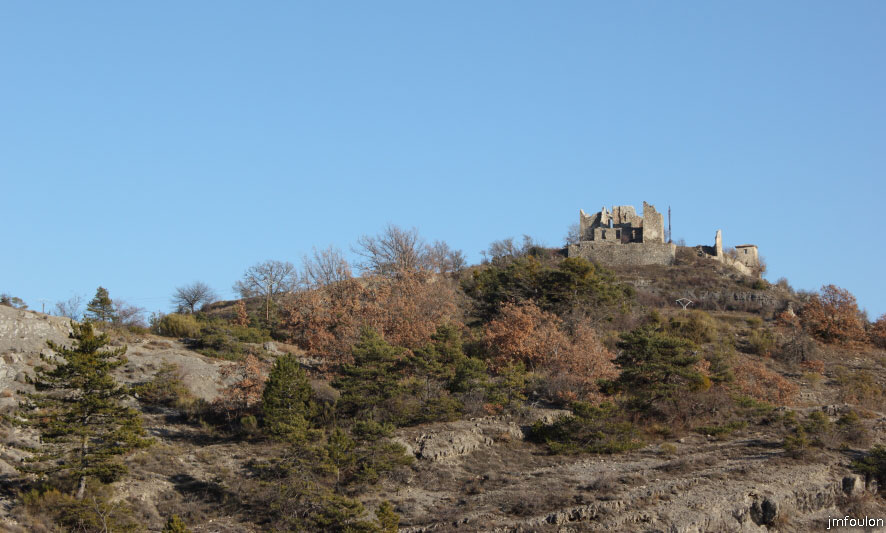 theze-tour-chenes_057.JPG - Les ruines du château de Sigoyer-Malpoil (XIIIe)