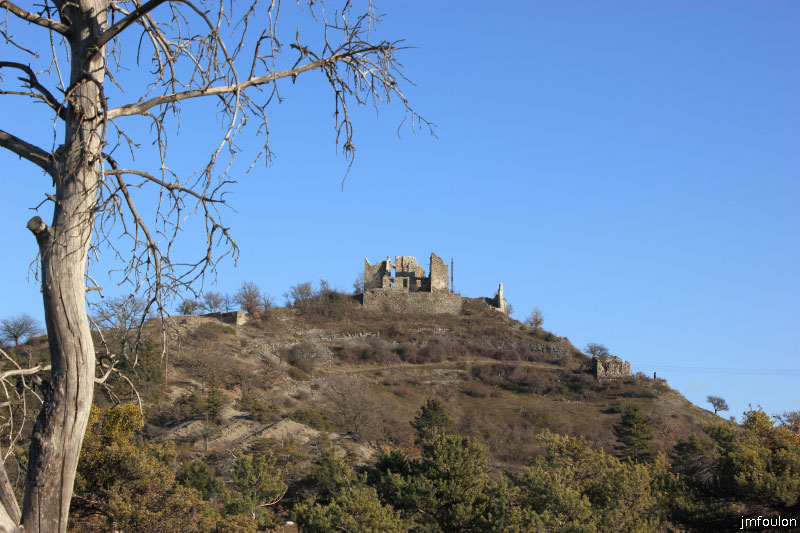 theze-tour-chenes_058.JPG - Les ruines du château de Sigoyer-Malpoil (XIIIe)