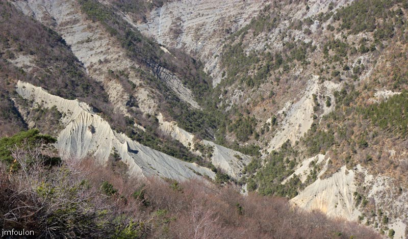 tour-tete-pape-30.jpg - Vue vers le Nord depuis la piste