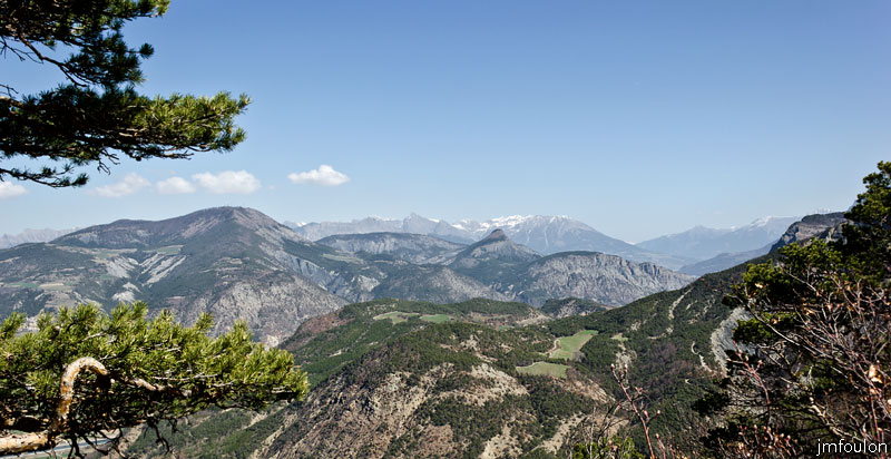 tour-tete-pape-36.jpg - Vue vers le Nord/Est du même endroit