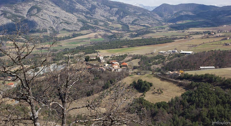 tour-tete-pape-50.jpg - Le village de Bellaffaire