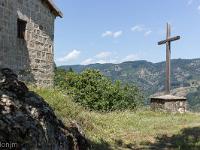 Eglise St Pierre de Jaunac  Croix à l'Est de léglise Saint-Pierre donnant sur la vallée